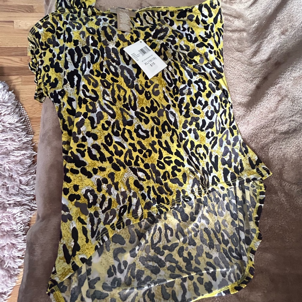 One side blouse - Picture 3 of 11